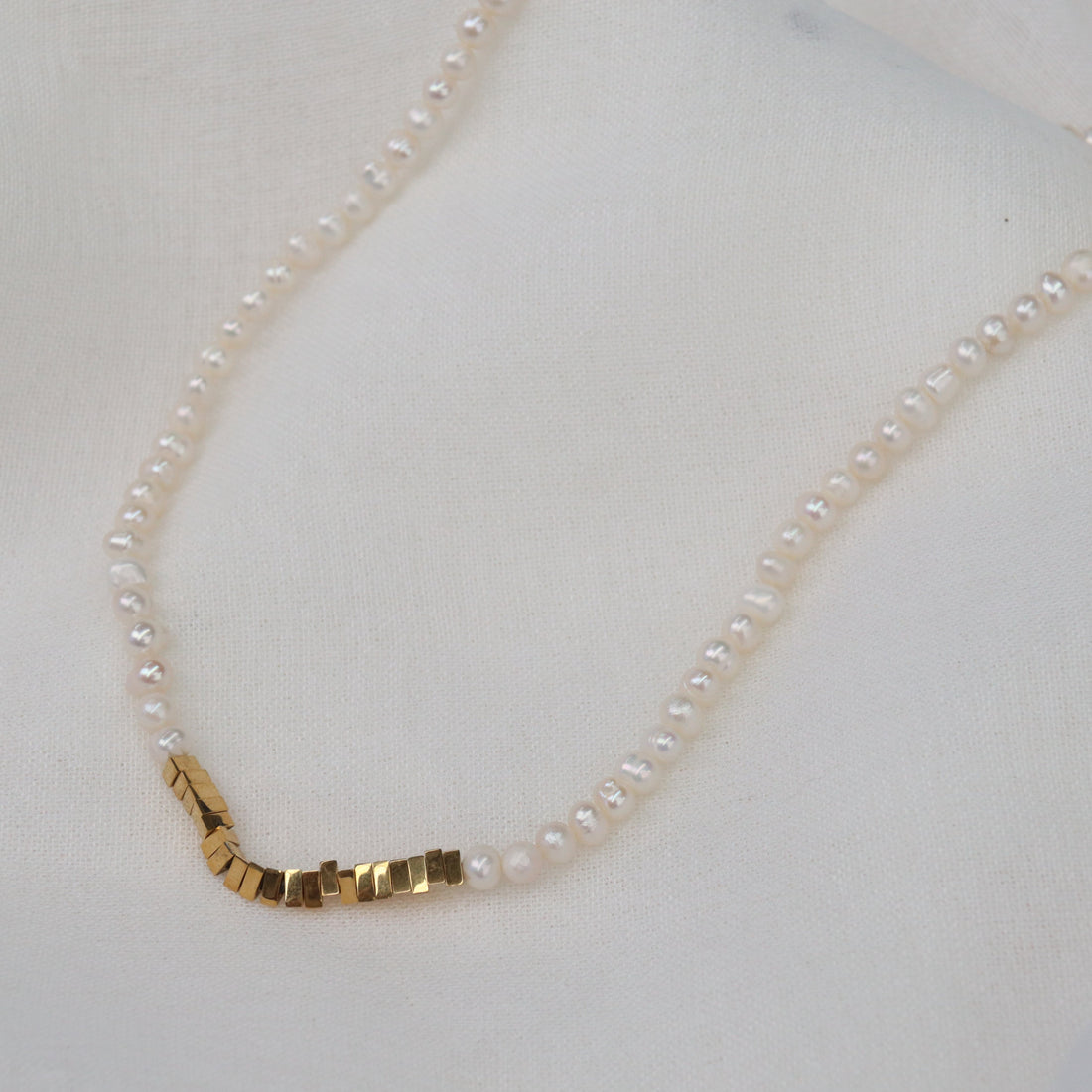 Flores | Freshwater Pearl with 18K Gold Geometric Beads Choker