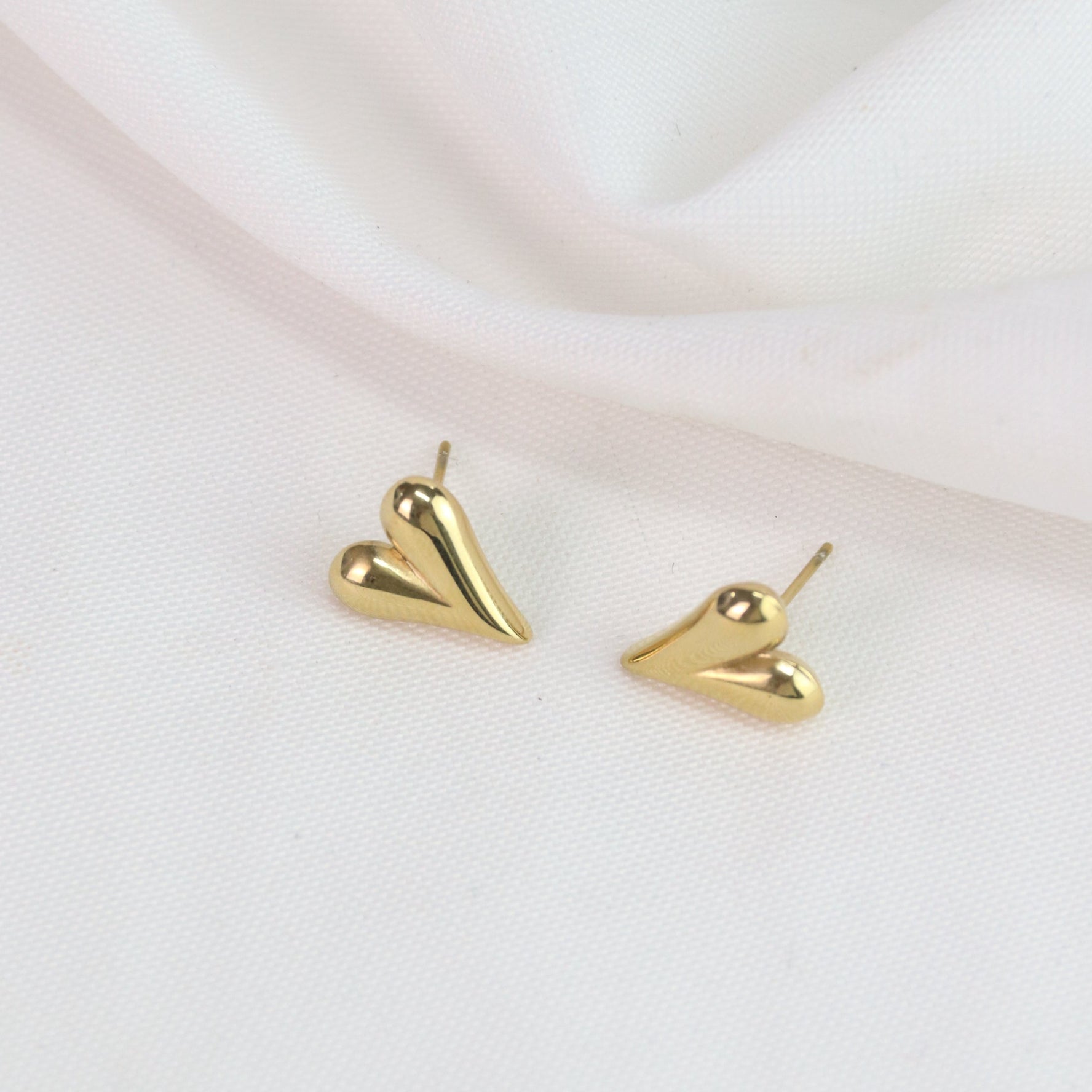 Amore | Elongated Heart Gold or Silver Studs