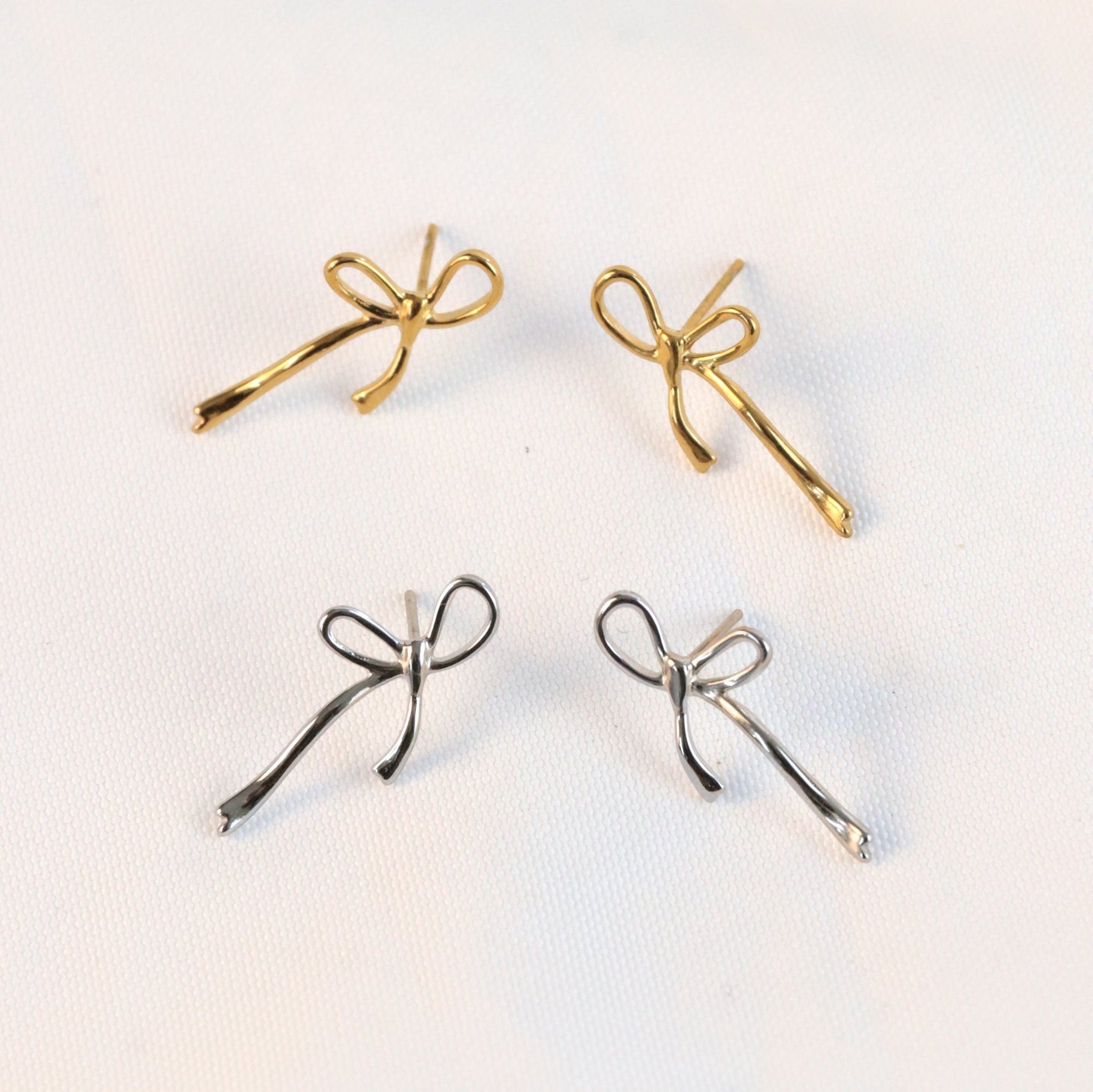 Amara - Stud Bow Earrings